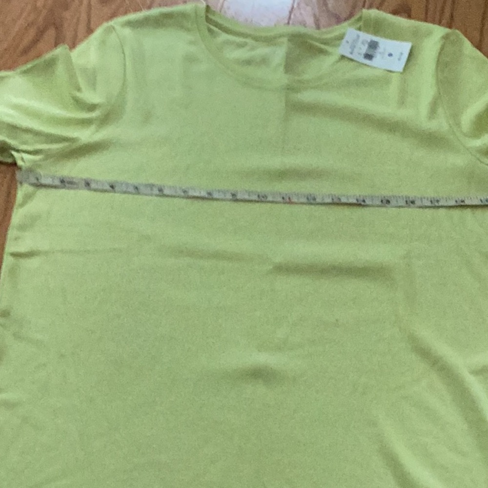 Northern Reflections, NWT Chartreuse green, short sleeve T-shirt, 100% cotton